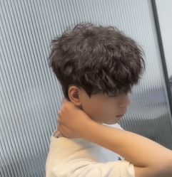 -尤司男士国潮理发馆