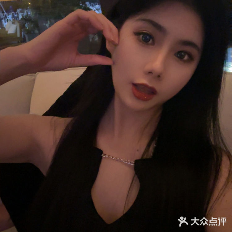 这家氛围感清吧！竟然是广州首家保时捷俱乐部！