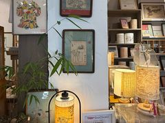 -邊城書店