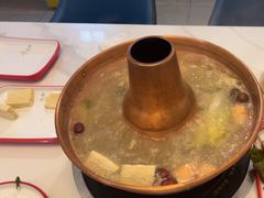 -毛辣果·贵州红酸汤牛肉火锅(西单店)