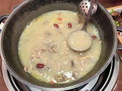 -汤宴·参须肚包鸡(南京路店)