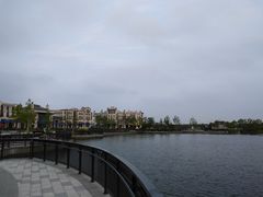-奕欧来上海购物村停车场