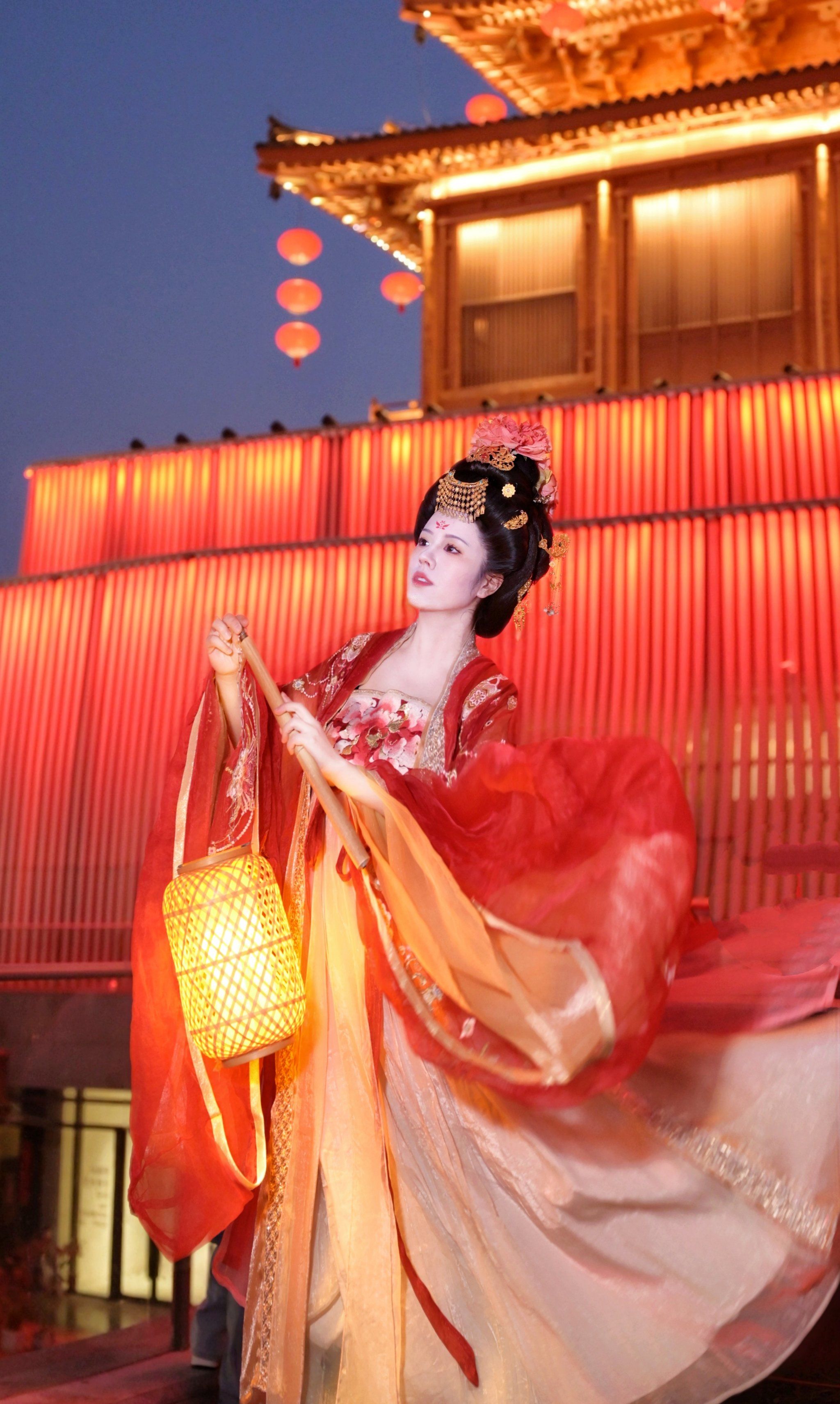 表白一下西安的妆造店,小姐姐全程很耐心,跟我的身高脸型分别搭配了