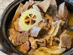 酸木瓜炖牛腩-半山腰·云南菜(侨福芳草地店)