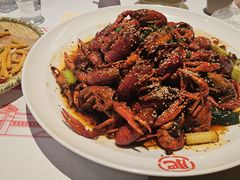 -肥肥虾庄·金牌油焖大虾(汉街SKP店)