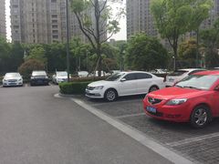 -万象城-停车场