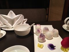 蓝莓雪媚娘-广州文华东方酒店·江-由辉师傅主理