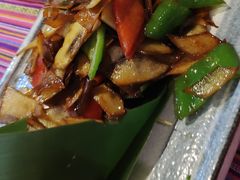 -香巴拉云南餐厅(华莱坞店)