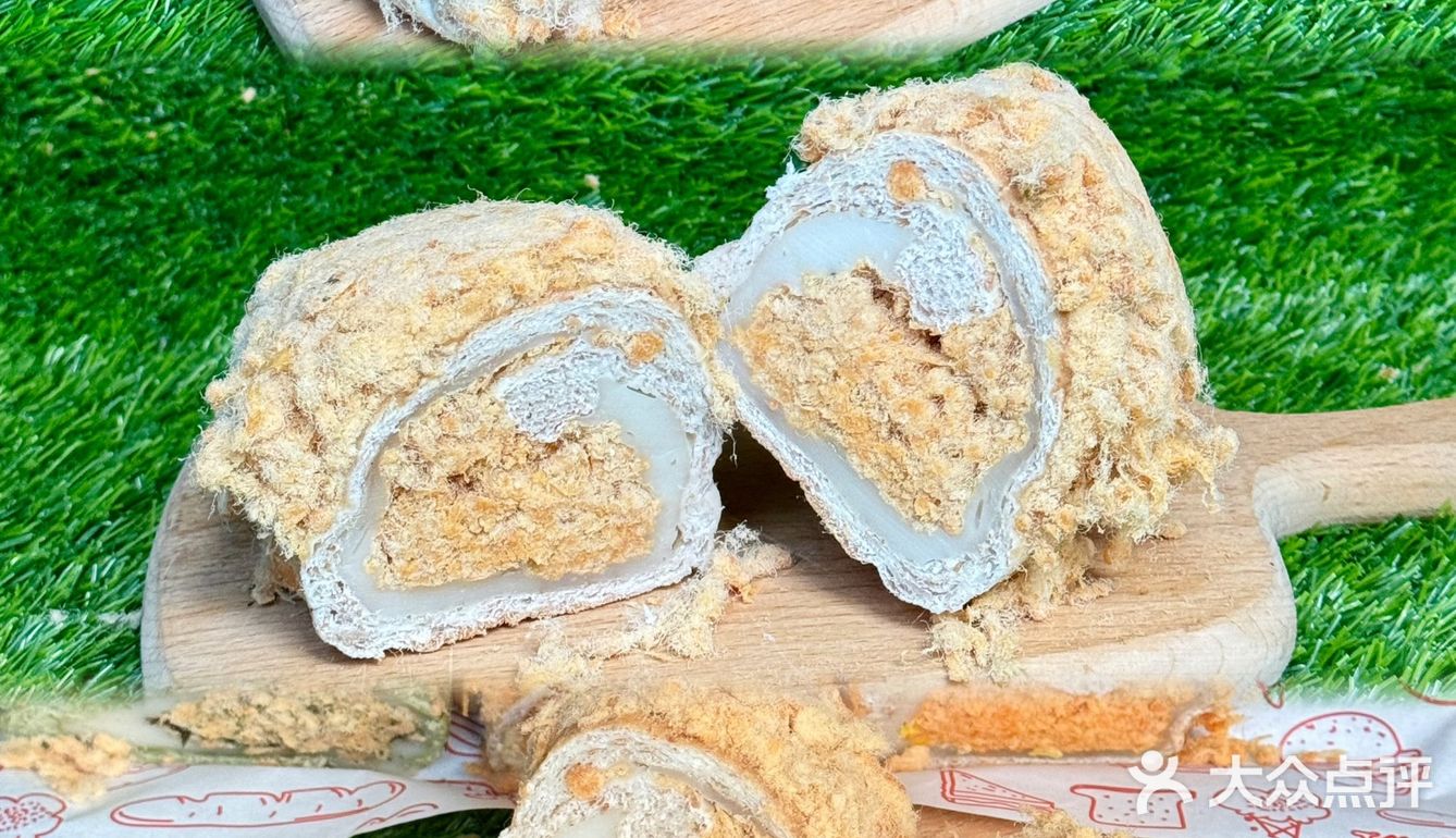 肉松面包控大满足‼️边吃边掉-陆小熙 毛茸茸