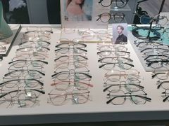 -宏宇眼镜蔡司依视路折扣店(兆佳眼镜城店)