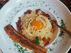 -Chom Cafe and Restaurant