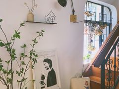 -彳亍咖啡·这里(水湾路店)
