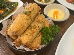 -Chom Cafe and Restaurant