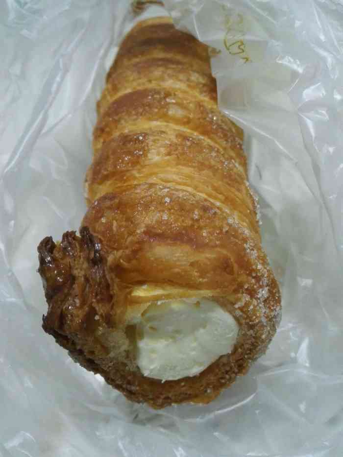 多乐之日(慈云寺家乐福店)-"好久没吃黄油蛋糕了,以为会特别腻,没想到