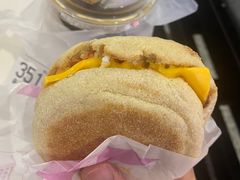 -麦当劳(上海虹桥站30B检票口楼上)