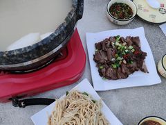 -墨脱石锅椰子鸡•香草鸭•东山羊(大东海店)