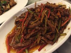 -蔼若春.传承三十年云南菜(金碧公园店)