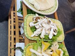 -有一锅·野生菌黑山羊腊排骨火锅(古城北门店)
