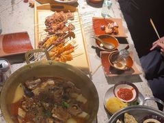 -破瓦寒窑·地摊烤羊排