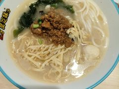 -灵芝妹子海鲜米线(劳动公园店)
