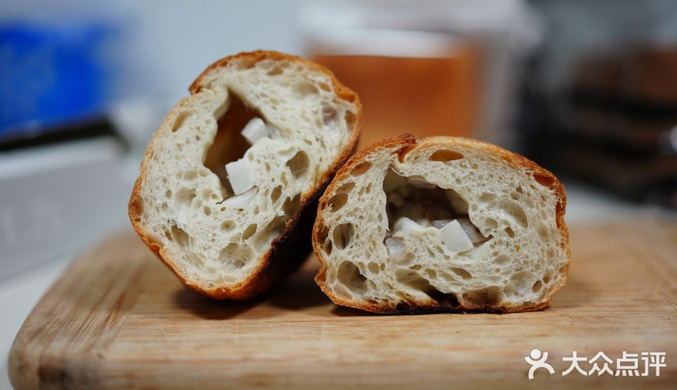 花生酱碱水海盐卷两个盐卷的纹路极其漂亮,层次也特别好