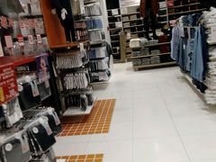 -优衣库(上海金桥国际商业广场店)