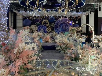 因为爱，蓝色不再忧郁、孤独，满满的全是滚烫的热爱