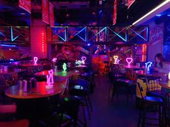 -UP嘻哈酒吧(粉巢店)