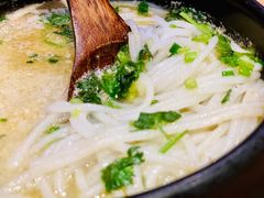 蒙自过桥米线-麦麦山云南菜(复地活力城店)
