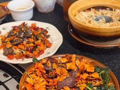 干椒炒见手青-阿山卓·野生菌火锅·纳西火塘烤肉