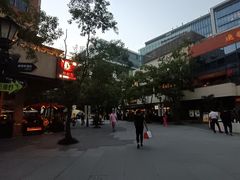 -虹桥新天地