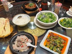 -土砂锅生态山庄·非遗砂锅雅鱼