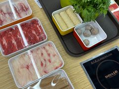 -杨老板·海鲜集市火锅·鲜切牛肉(中防万宝店)