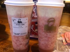 桃子草莓酪酪-LELECHA乐乐茶(上海五角场万达广场店)