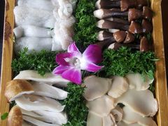 -慢丽江·云南野生菌土鸡锅(西山店)