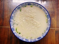 -雪琴面馆富安特色鱼汤面(城中花园店)