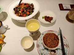 -千百味红餐厅·非遗江西菜(绿地双子塔总店)