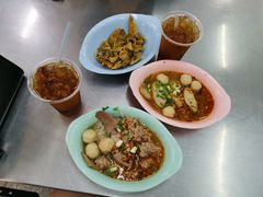 猪肉细米粉汤-榮泰米粉湯(Left Shop)