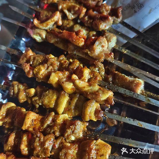 清真李记烧烤美食城(经开第五大街店)
