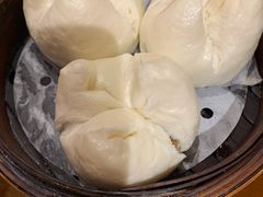 蜜汁叉烧包-广州中心皇冠假日酒店·百粤楼