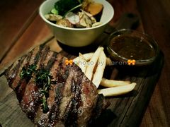 霜降牛扒配藜麥牛油果沙拉-卡朋厨房(289艺术园区店)