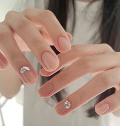 -悦指间美甲美睫