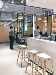 -洛施奇烫发染发沙龙