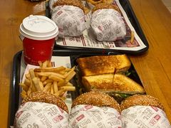 -The Habit Burger Grill 哈比特汉堡(复兴soho店)