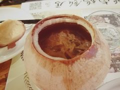 泰国椰皇炖乌鸡汤-陈鹏鹏潮汕菜(欢乐海岸 海边景观店)