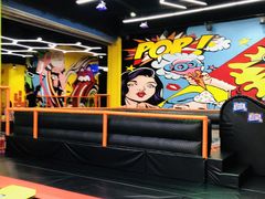 -爱蹦iBOON蹦床运动馆(江汉店)