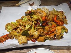 -嗨辣小聚·盘锦河蟹·海鲜烧烤龙虾(盘锦十年好店)