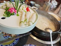 -大匠工房古船木艺术餐厅·猪肚鸡专门店(长白仙岛店)