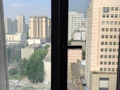 -西安大雁塔亚朵酒店