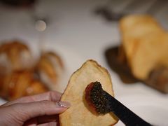 蓝鳍金枪鱼鞑靼佐鱼籽-Le Bistrot de Racine